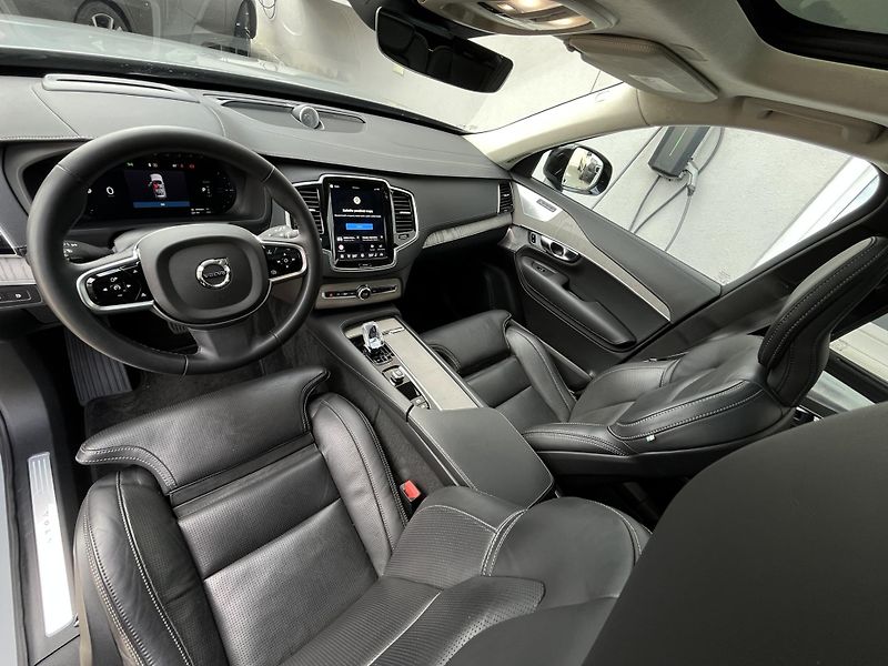 Volvo XC90 T8 AWD ULT B&W VENT VZDUCH 7M* - fotka 16 z 55