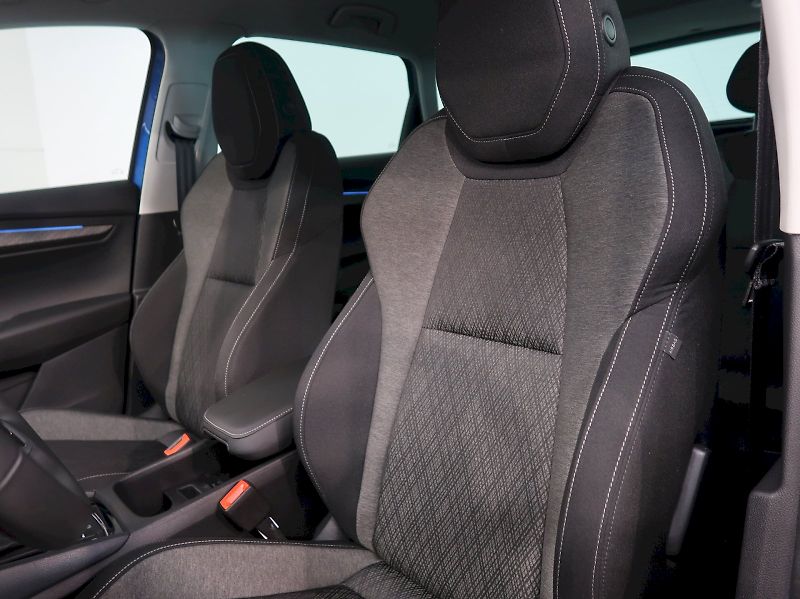 Škoda Karoq (2025) TOP SELECTION 2.0TDI 110KW DSG - fotka 14 z 42