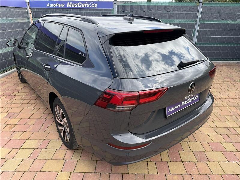 Volkswagen Golf VIII 2.0 TDI Life DSG/ACC - fotka 6 z 27