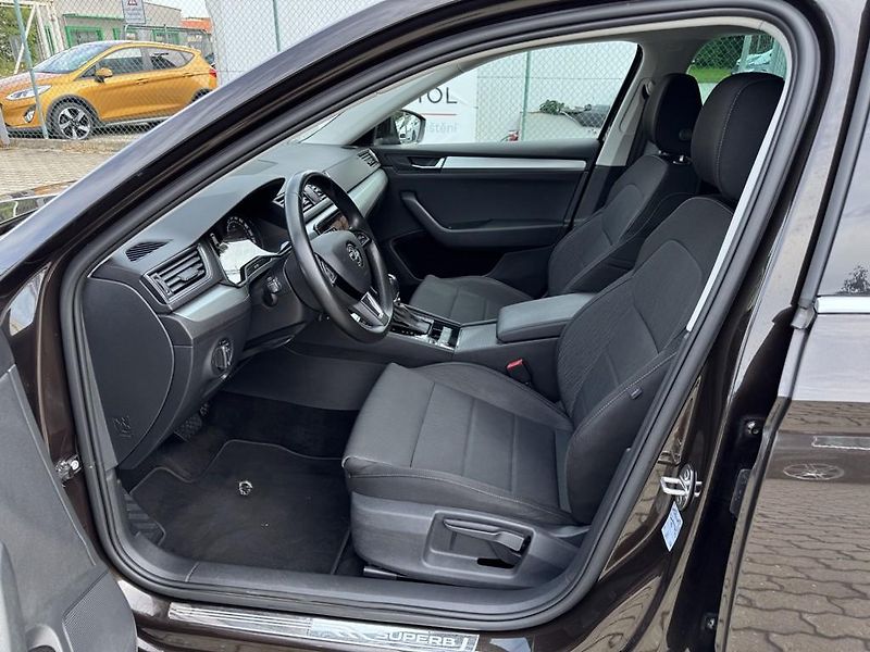 Škoda Superb 2.0 TDI 110 kW DSG, navigace - fotka 6 z 18