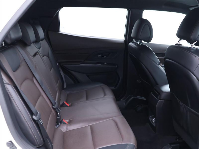 SsangYong Korando 1,5 Turbo e-XGI 120kW Aut. - fotka 14 z 39