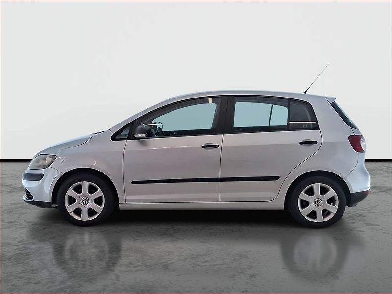 Volkswagen Golf Plus (2007) 1.6, rezervace - fotka 3 z 17