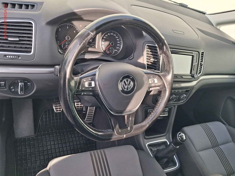 Volkswagen Sharan (2016) 2.0 TDi, 2.maj, AC, bixen - fotka 13 z 20