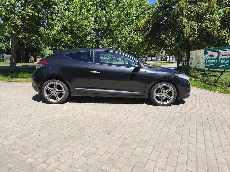 Renault Mégane 1.4 Tce 130 ps kupé - fotka 12 z 25
