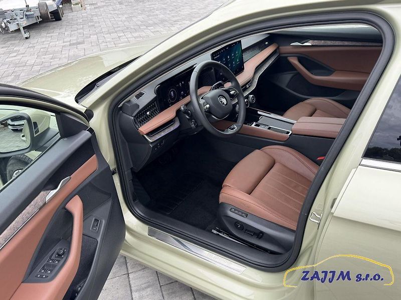 Škoda Superb L&K 2.0TDI DSG - fotka 29 z 52