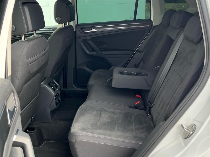 Volkswagen Tiguan 2,0 TDi 147 kW 7DSG 4MOTION EL - fotka 13 z 32
