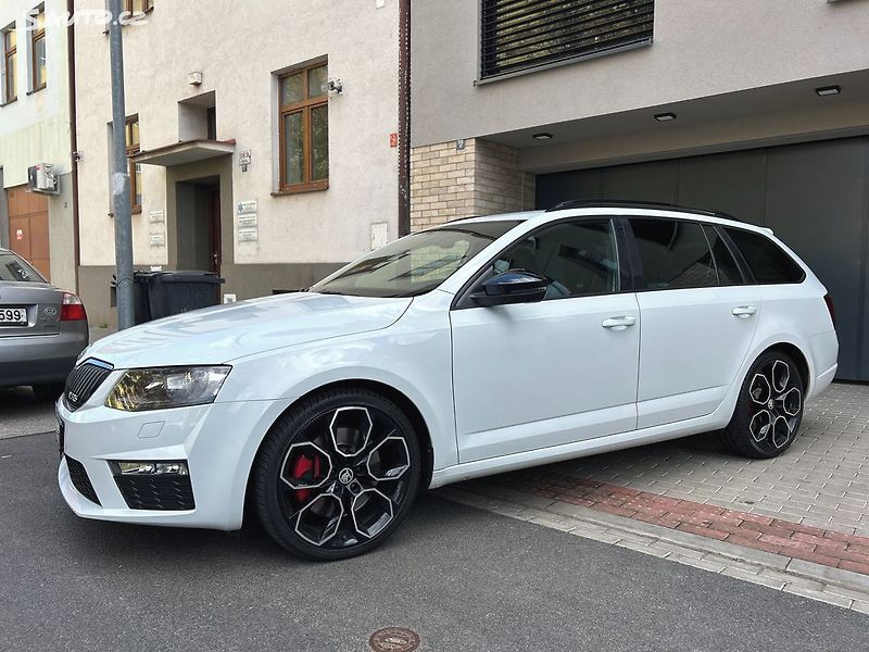 Škoda Octavia 2.0TSi RS ČR - fotka 2 z 24