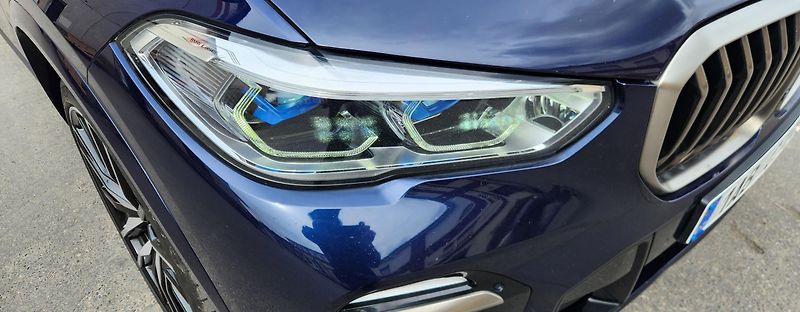 BMW X5 (2020) M50d SERVIS TAŽNÉ ČR IDIVIDUAL - fotka 31 z 48