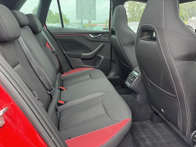 Škoda Kamiq (2021) 1.5TSi 110Kw DSG Monte Carlo - fotka 23 z 25
