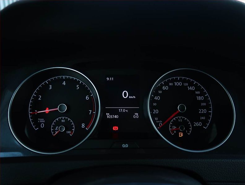 Volkswagen Golf (2019) 1.5 TSI, Tempomat - fotka 11 z 18