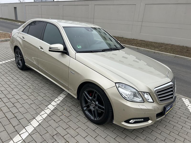 Mercedes-Benz Třídy E E350 CDI BlueEFFICIENCY 4Matic - fotka 24 z 45