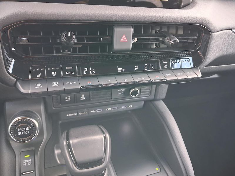 Toyota Land Cruiser 2.8 D-4D 6AT Invincible - fotka 18 z 27