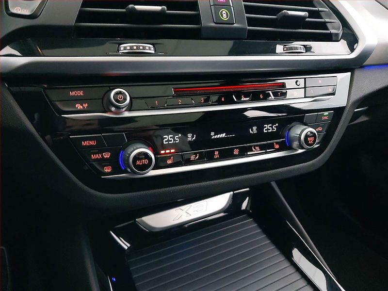 BMW X3 (2019) xDrive20d - fotka 17 z 23