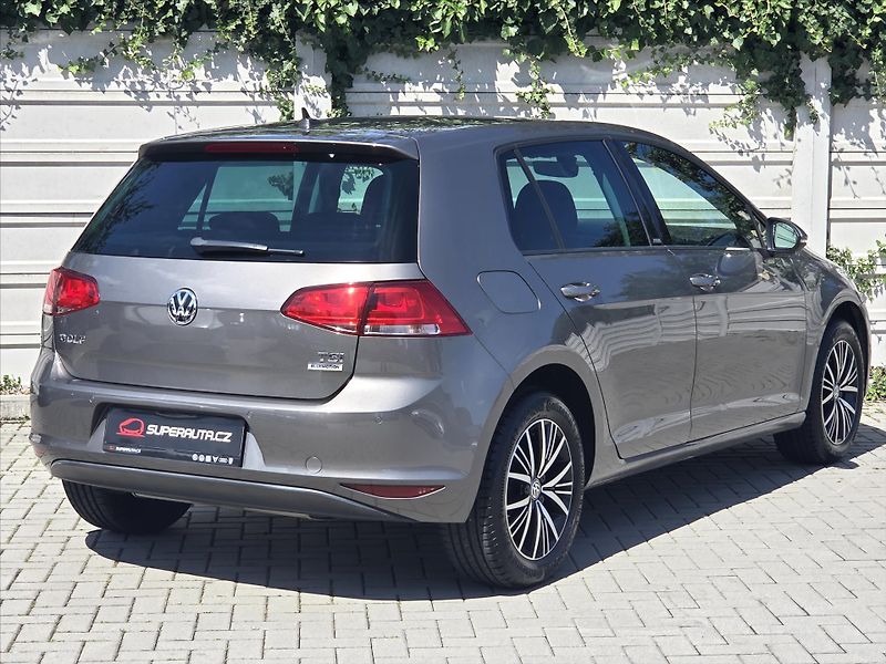 Volkswagen Golf 1,2 TSi Allstar Edition Comfor - fotka 6 z 21