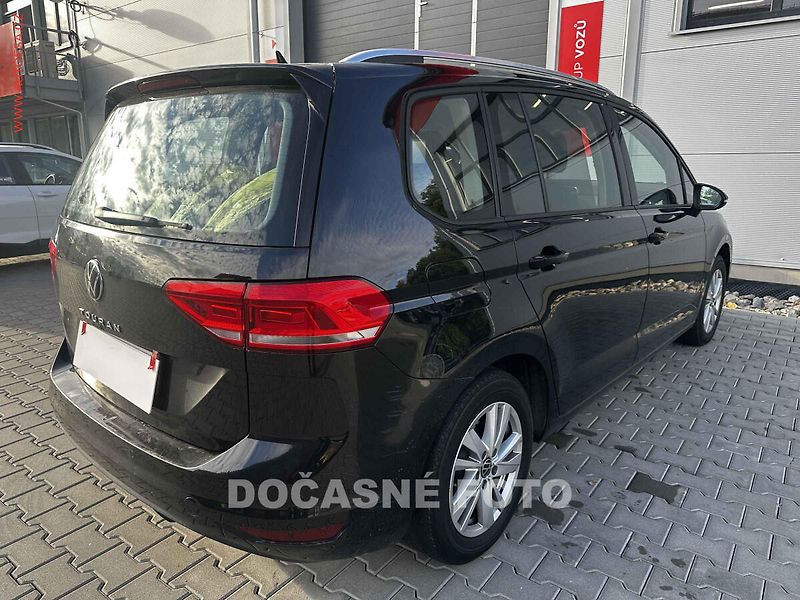 Volkswagen Touran (2022) 2.0tdi - fotka 2 z 3