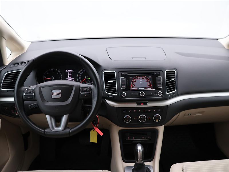 Seat Alhambra 2,0 TDI 103kW DSG Style 7-Míst - fotka 33 z 41