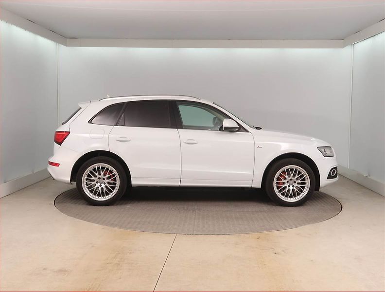 Audi Q5 (2013) S line 3.0 TDI, 4X4, Automat - fotka 6 z 16
