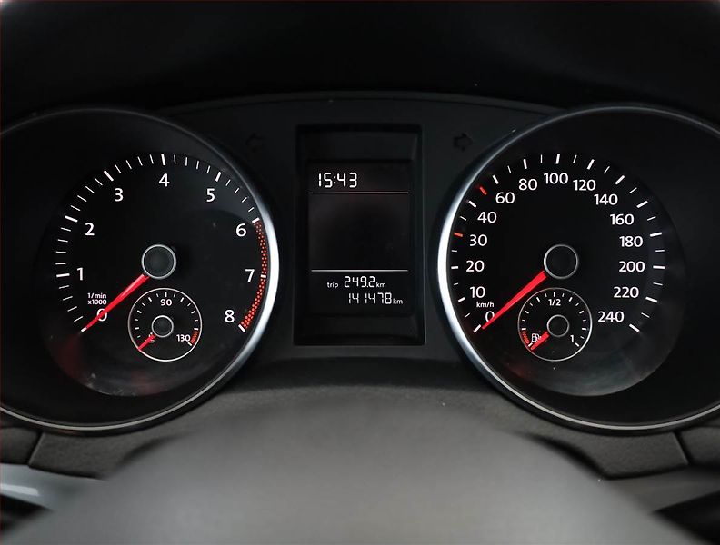 Volkswagen Golf (2009) 1.4 16V, Serv.kniha - fotka 8 z 17