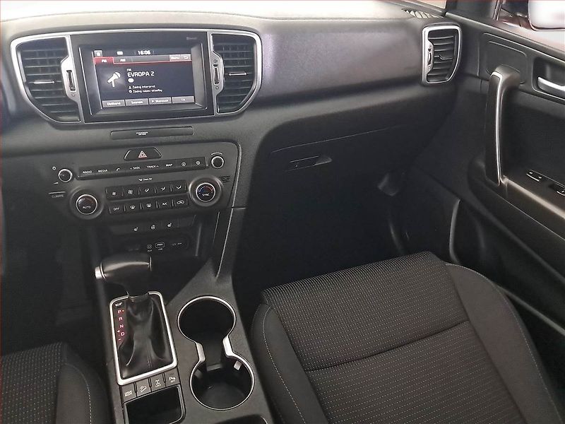 Kia Sportage (2017) 1.6 T-GDI, 4X4, Automat, ČR - fotka 8 z 23