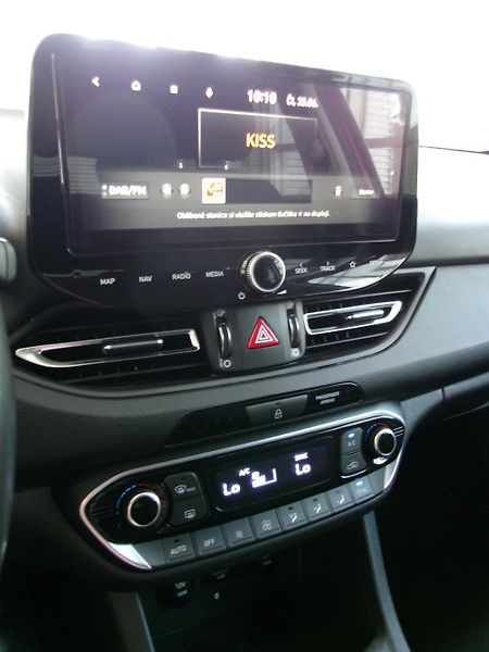 Hyundai i30 (2023) 1.0T-GDi 88kW SMART NAVI - fotka 16 z 20