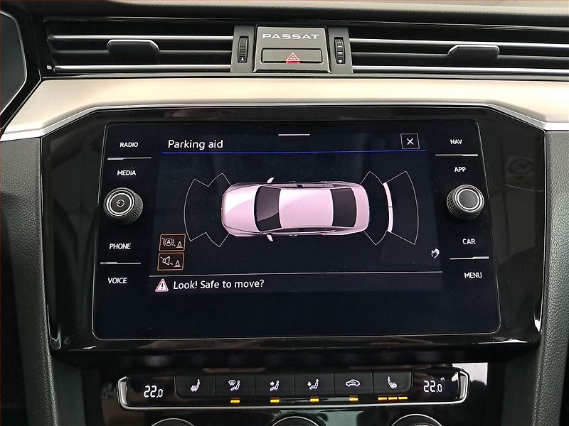 Volkswagen Passat (2020) 1.5 TSI, Automat, Kůže, Navi - fotka 17 z 18