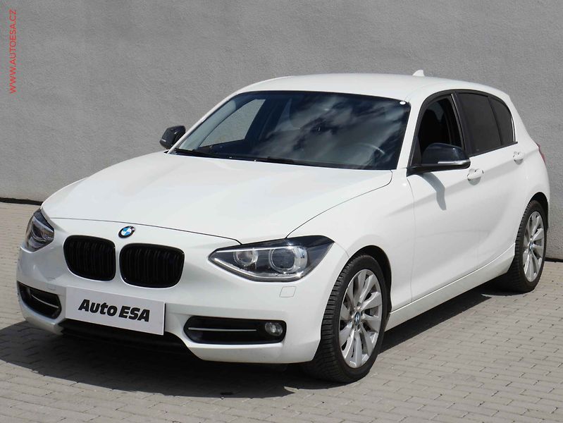 BMW Řada 1 (2012) 2.0D 116d, ČR, Bixen, park - fotka 3 z 22