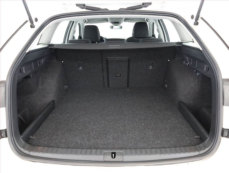 Škoda Octavia (2023) Ambition 1.5 TSI G-TEC - fotka 17 z 18
