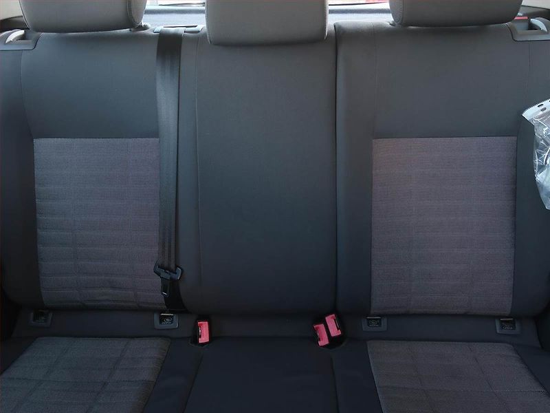 Volkswagen Golf (2007) 1.9 TDI, nová STK, rezervace - fotka 10 z 14
