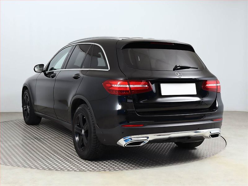 Mercedes-Benz GLC (2016) 220 d 4MATIC, 4X4 - fotka 4 z 22