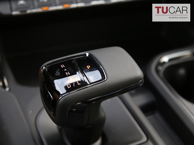 Chevrolet Silverado (2026) ZR2 6.2 V8  - fotka 31 z 48