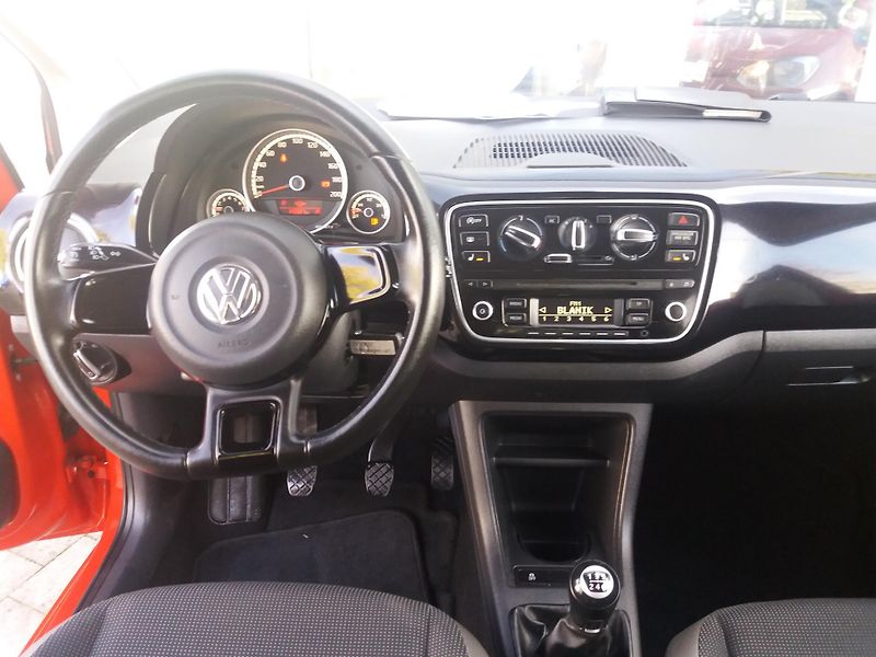 Volkswagen up! 1.0i,55kW,  ZADÁNO!!! - fotka 14 z 30