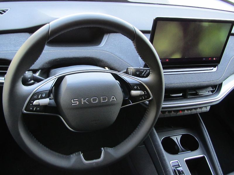 Škoda Elroq (2025) Selection 60 63 kWh 150 kW 1° - fotka 17 z 30