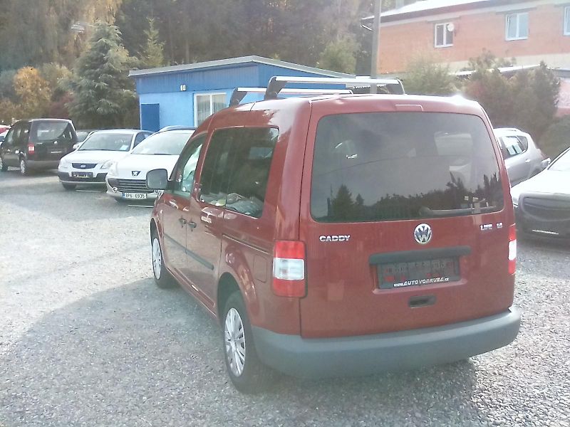 Volkswagen Caddy (2007) 1.6i / 75 KW , 7 míst - fotka 6 z 27