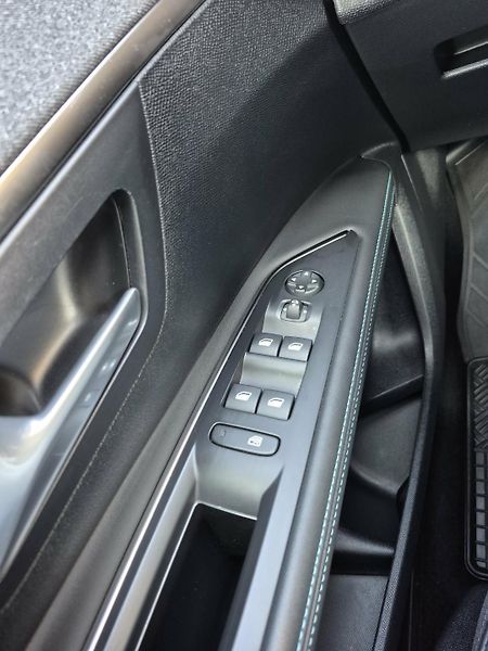 Peugeot 5008 (2022) - fotka 17 z 21