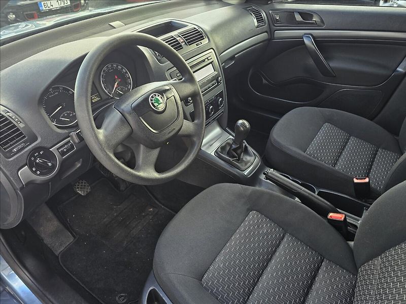 Škoda Octavia II 1,6 MPi75KW KLIMA TZ STK - fotka 10 z 38