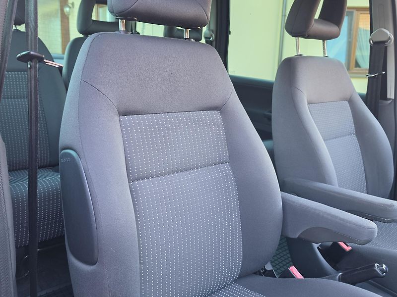 Seat Alhambra 2.0TDi 140PS REFERENCE*2xSADA* - fotka 37 z 46