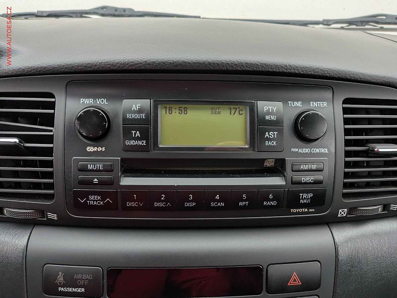 Toyota Corolla (2005) 1.4i - fotka 11 z 14