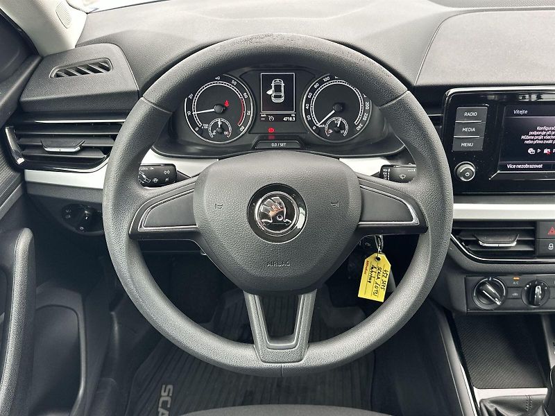 Škoda Scala (2020) 1.0 TSI Ambition - fotka 6 z 26