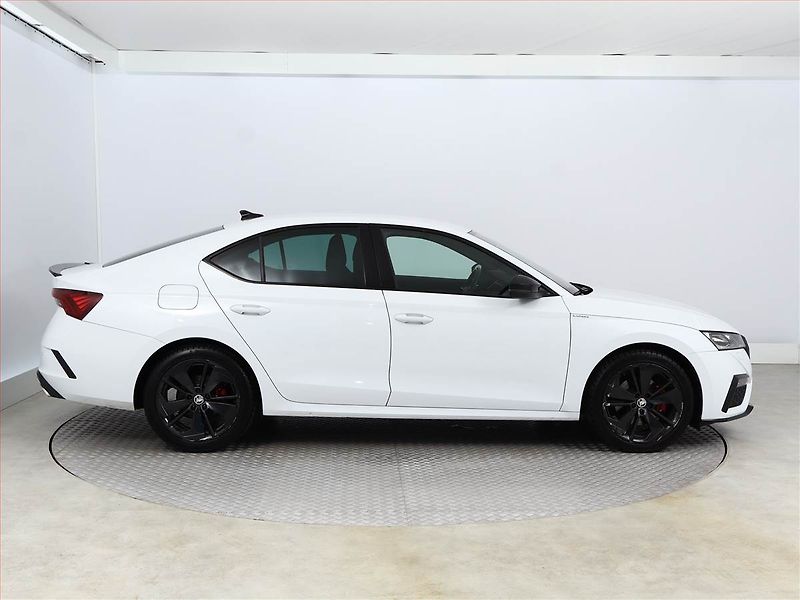 Škoda Octavia (2024) RS 2.0 TDI 4x4 - fotka 6 z 15