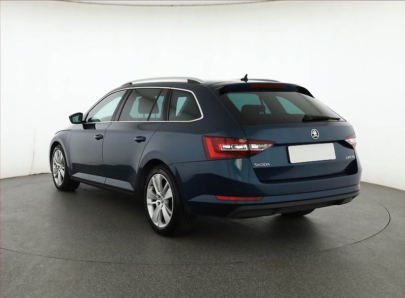 Škoda Superb (2019) Style 2.0 TDI, Automat, Kůže - fotka 4 z 22