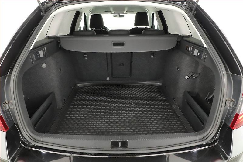 Škoda Octavia (2018) 1.5 TSI, Navi, Tempomat - fotka 18 z 19
