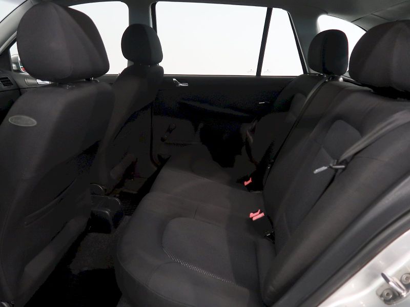 Škoda Fabia (2005) AMBIENTE 1,4i 16V 55KW KLIMA - fotka 18 z 23