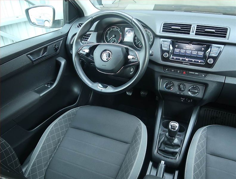 Škoda Fabia (2020) Drive 1.0 TSI, Tempomat - fotka 7 z 18