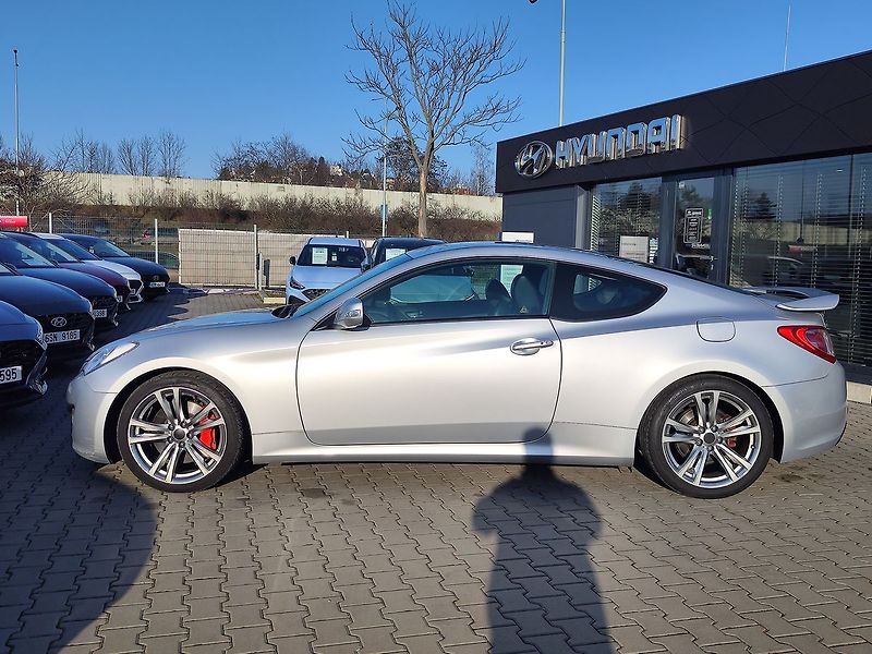 Hyundai Genesis 3.8 V6/223kW Coupe 6AT - fotka 8 z 35