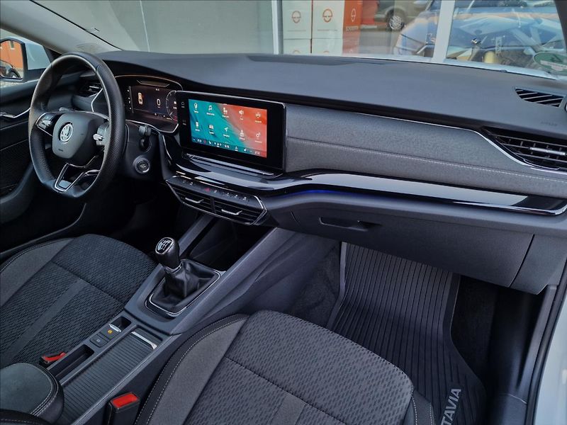 Škoda Octavia 2.0TDI Style, původ ČR,1.Maj. - fotka 13 z 50