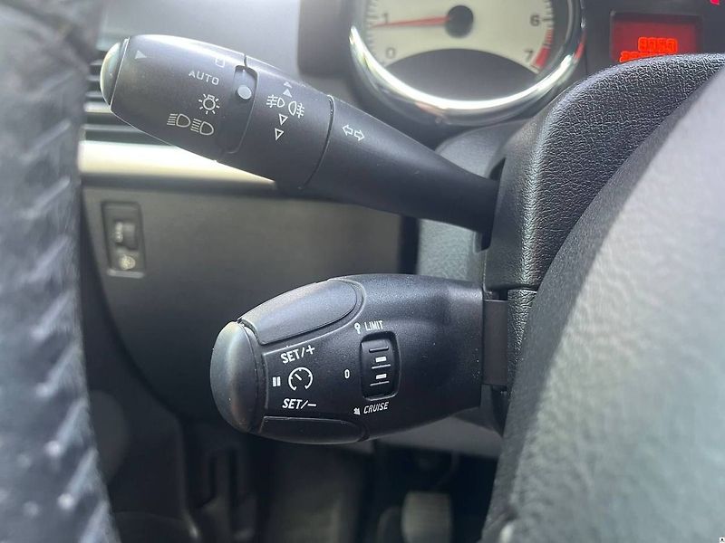 Peugeot 207 1.6i 80KW/2007/PANORAMA-KŮŽE - fotka 34 z 51