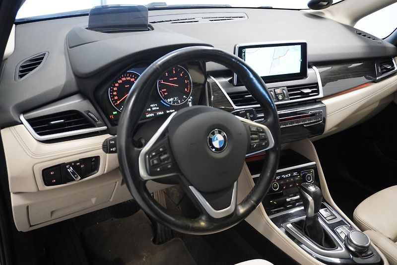 BMW Řada 2 2,0 GRAN TOURER - fotka 14 z 33