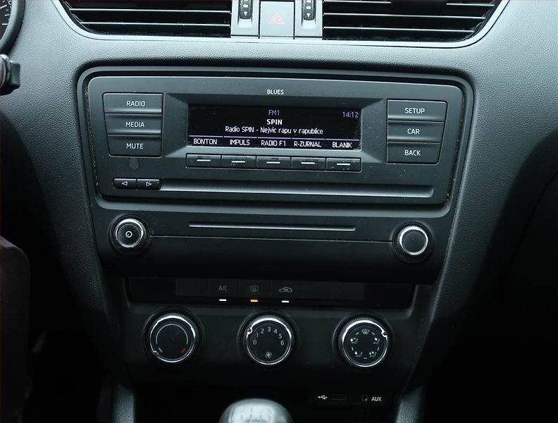 Škoda Octavia (2013) 1.2 TSI, Serv.kniha - fotka 12 z 15
