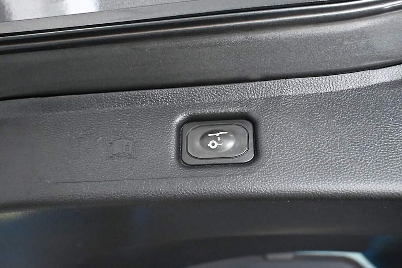 Ford S-MAX (2022) 2.0 LED ACC SONY Tažné WEBASTO - fotka 25 z 40