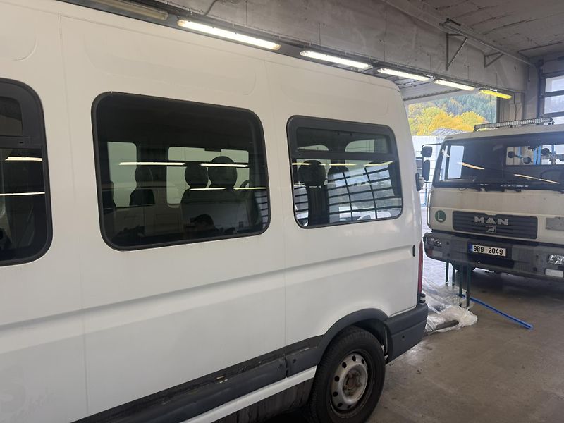 Opel Movano (2004) 14+1 míst - fotka 4 z 12